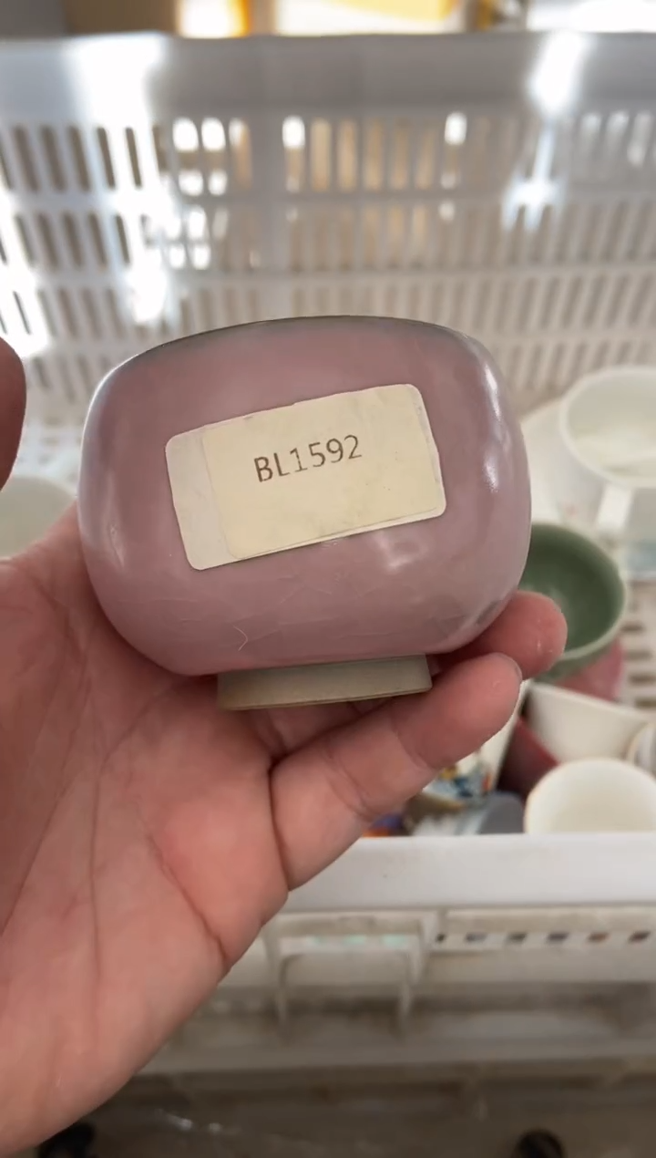 无运费险有瑕疵的摄影的产品有使用过的痕迹有点脏介意勿拍