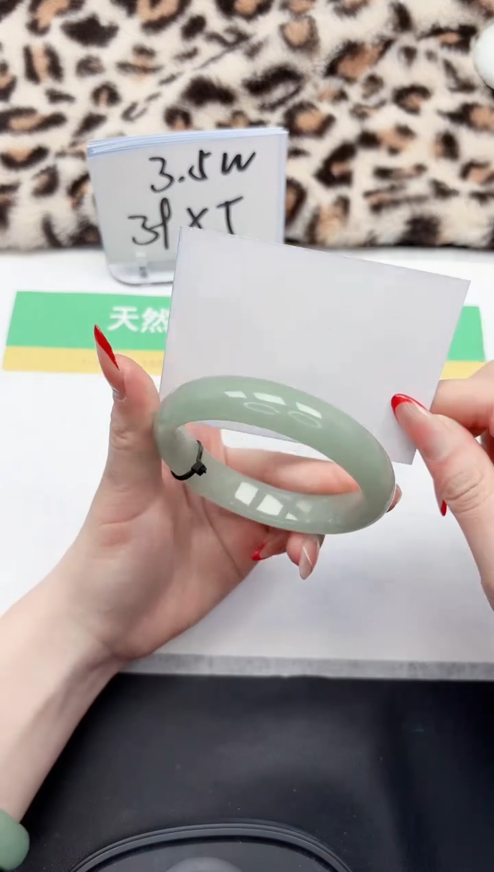 【闪购商品】石英质玉手镯未镶嵌308-56