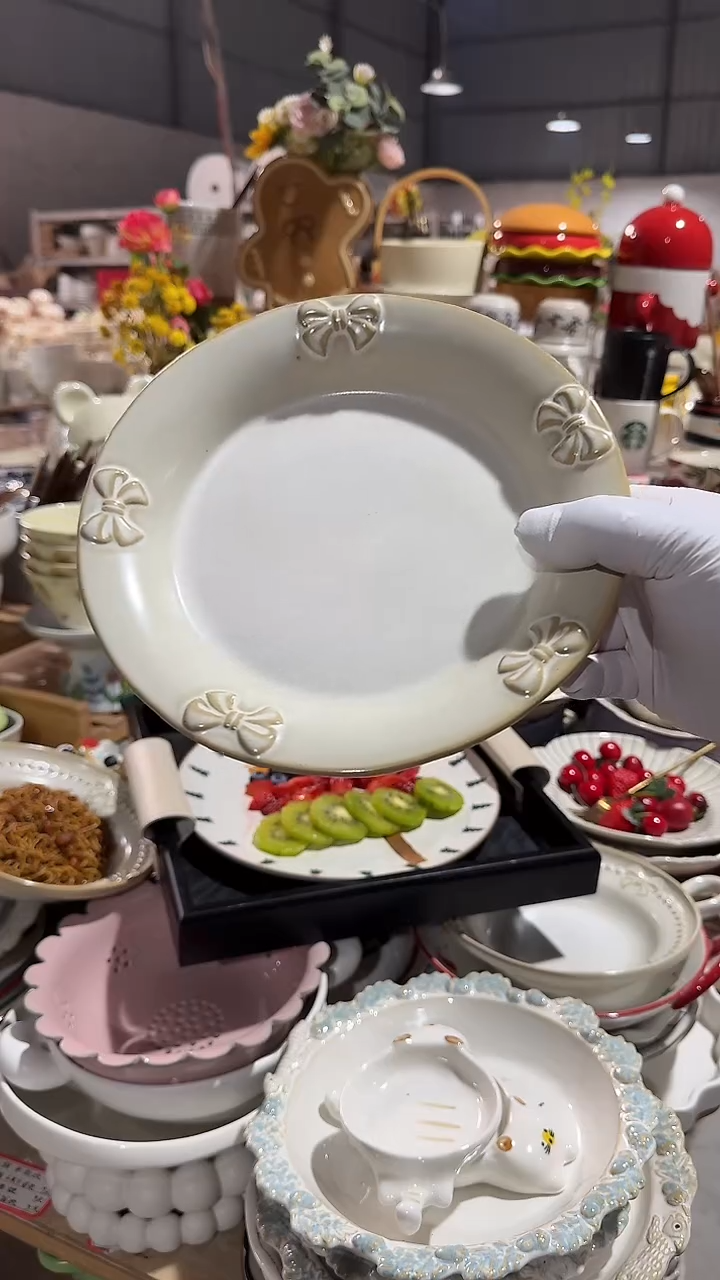 陶瓷蝴蝶结 8英寸盘 微瑕凑满20元包邮