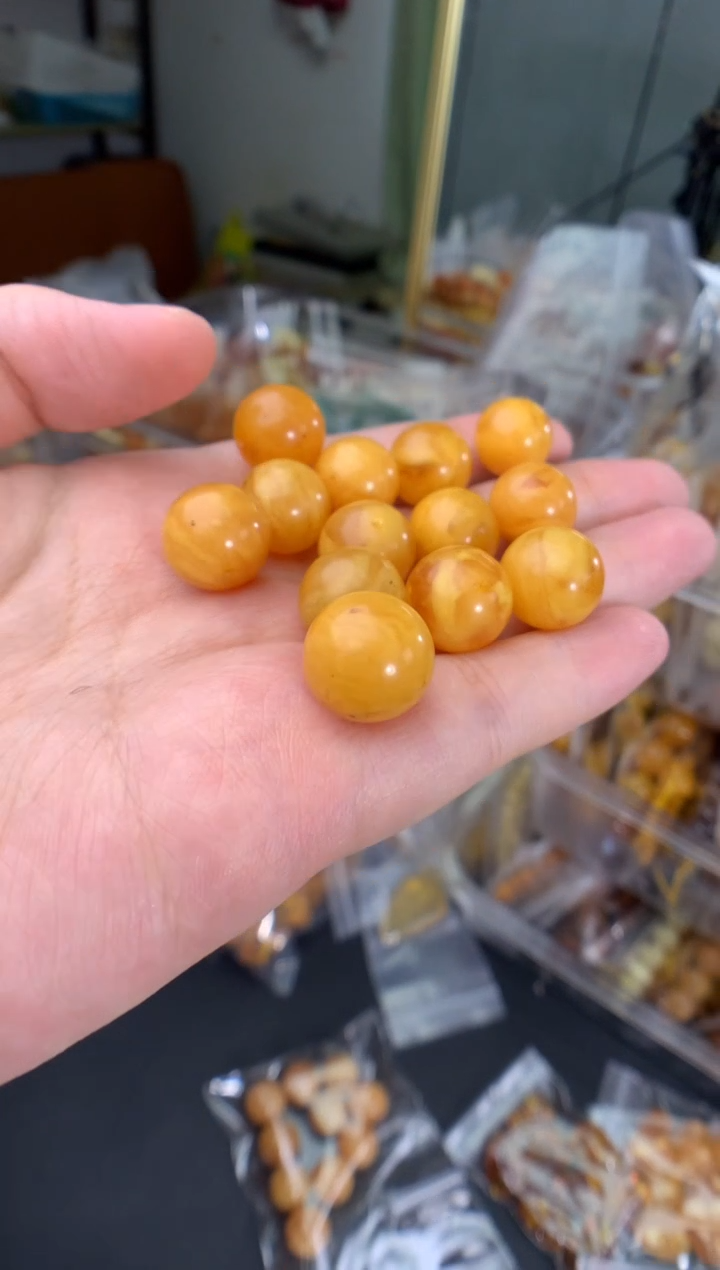 蜜蜡未镶嵌珠宝奇石多样性发一件