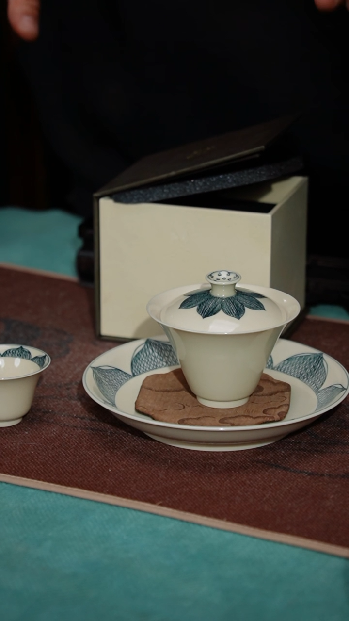 【闪购商品】27-1莲瓣系列套组（盖碗+壶承+杯）