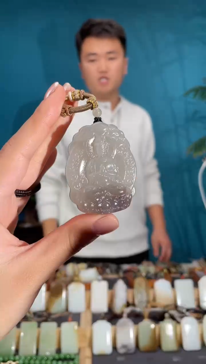 颈饰未镶嵌和田玉1