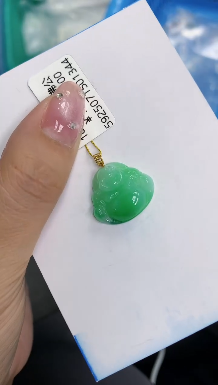 翡翠18K金镶嵌颈饰1111111111