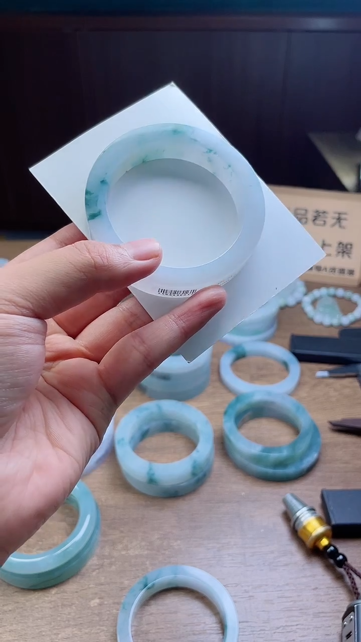 定制翡翠手镯未镶嵌定制