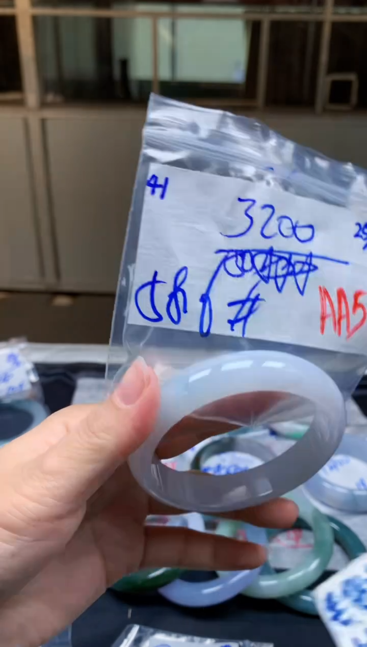 定制翡翠未镶嵌41翡翠手镯下单联系小耳机拍一发一618