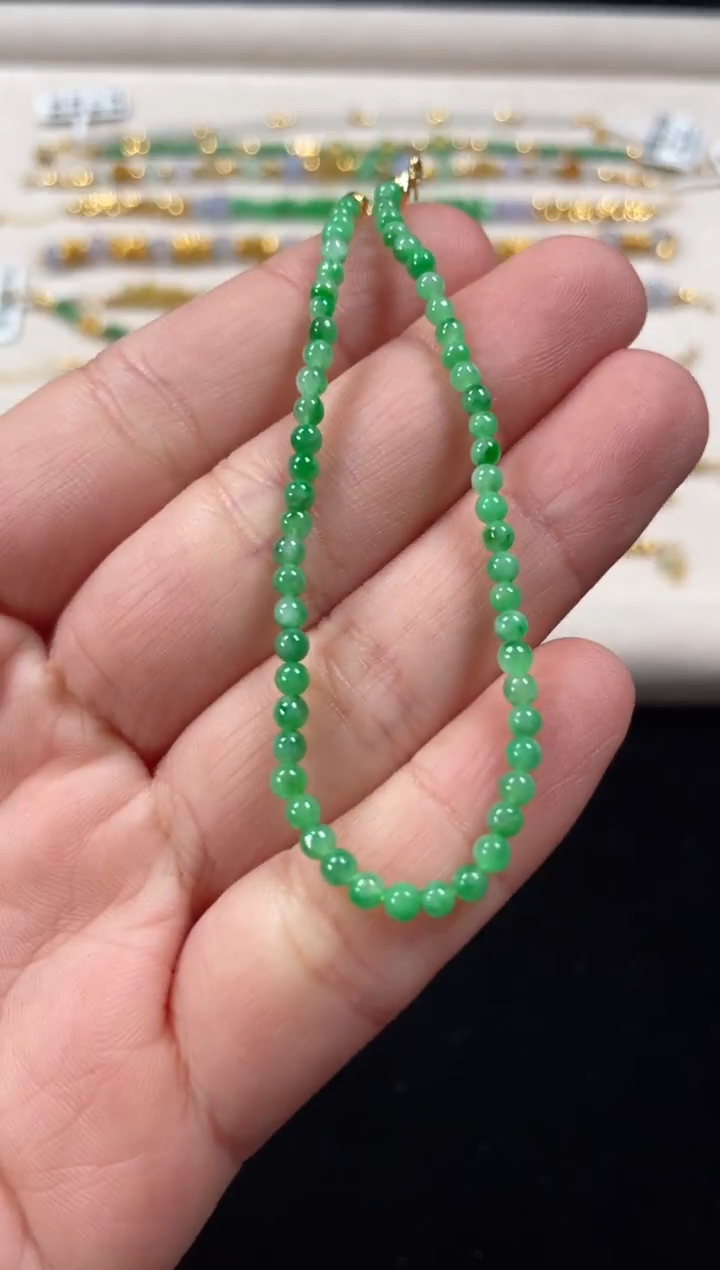 18K金镶嵌手链翡翠一条   P303