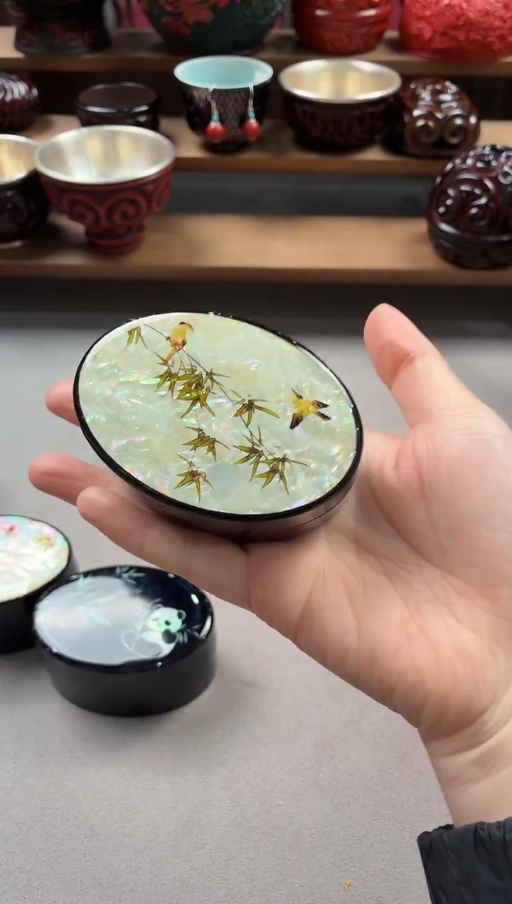 扬州漆器螺钿满贝竹子鸭蛋盒