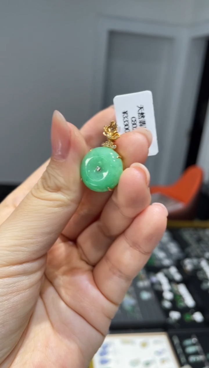 翡翠18K金镶嵌吊坠(不含链)yf623