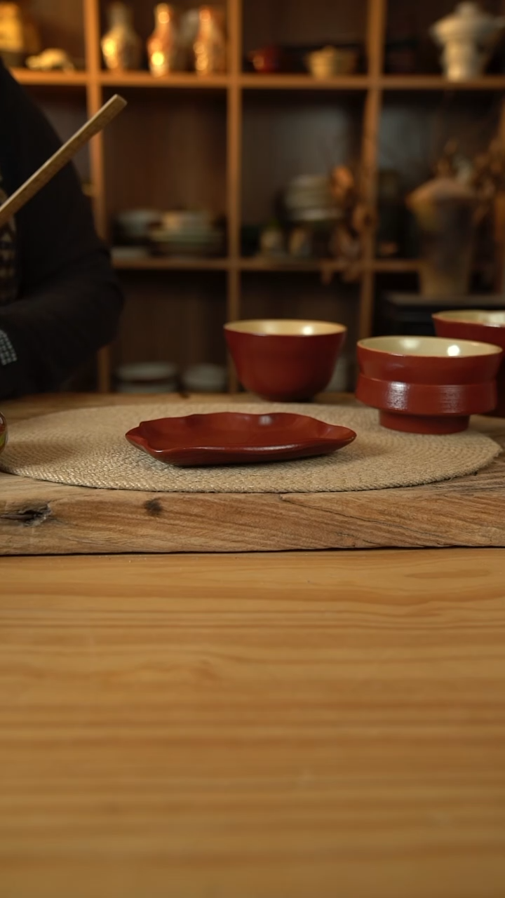 复古红系列的荷叶卷边碟1个