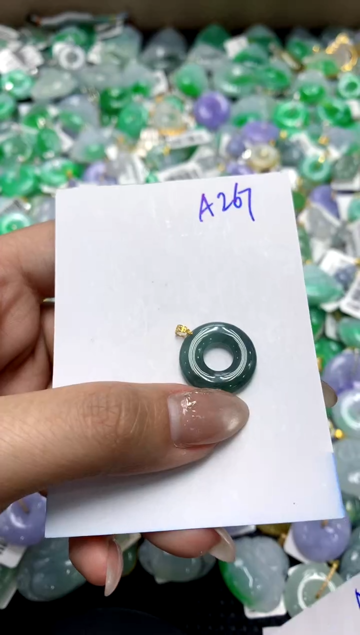 【闪购商品】翡翠颈饰18K金镶嵌1111111111111111