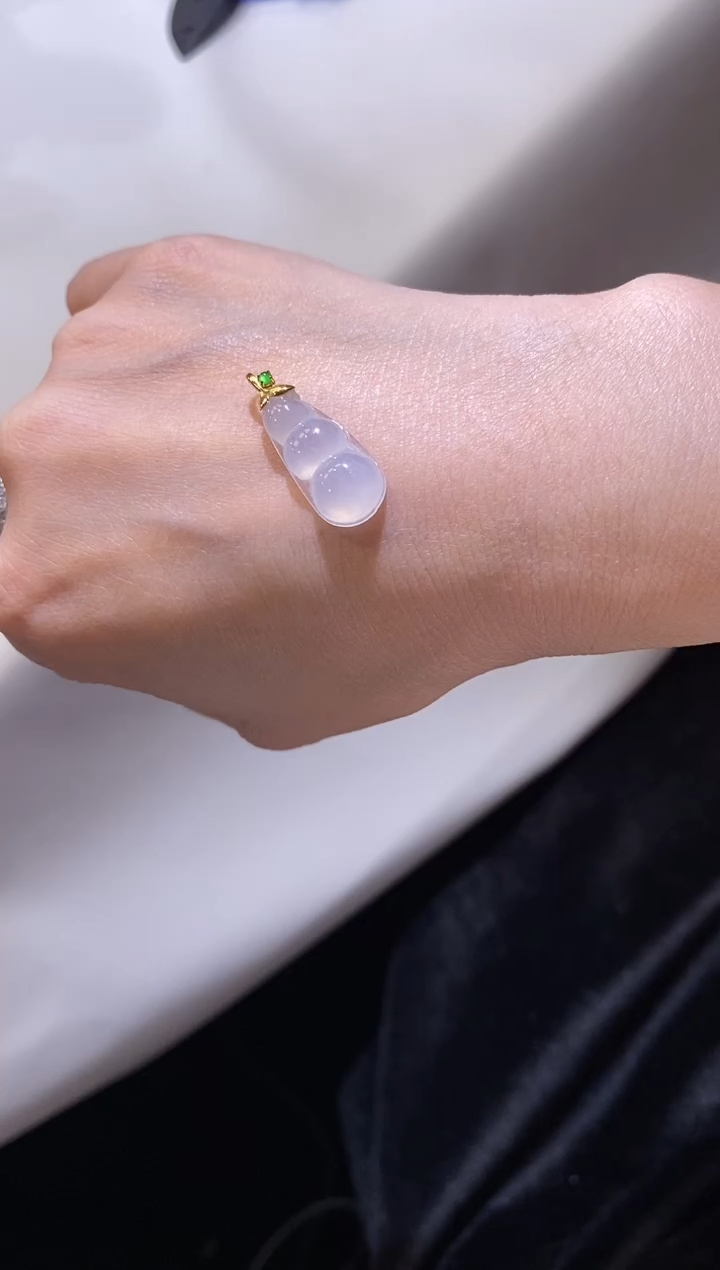 吊坠(不含链)18K金镶嵌翡翠福豆