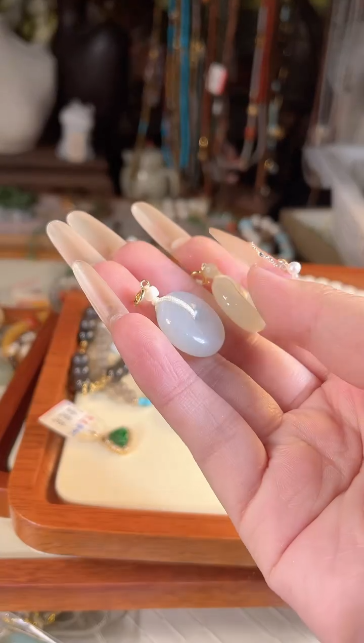 【闪购商品】和田玉吊坠(不含链)银S925镶嵌多样性发货其一