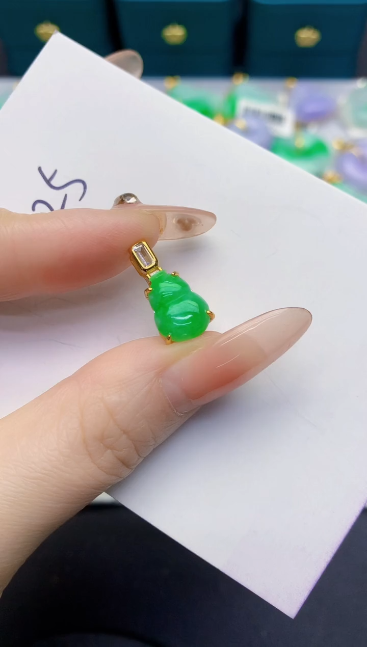 颈饰未镶嵌翡翠缅甸天然翡翠A货