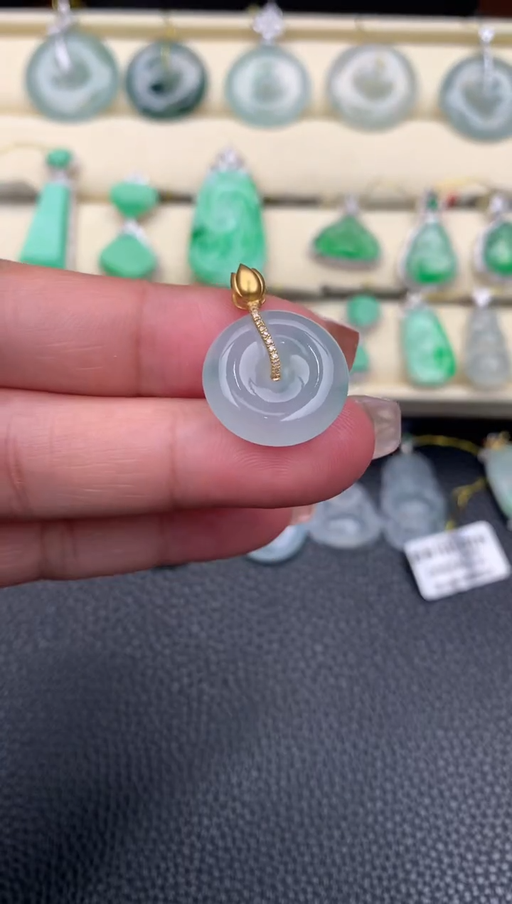 【闪购商品】翡翠颈饰18K金镶嵌D477