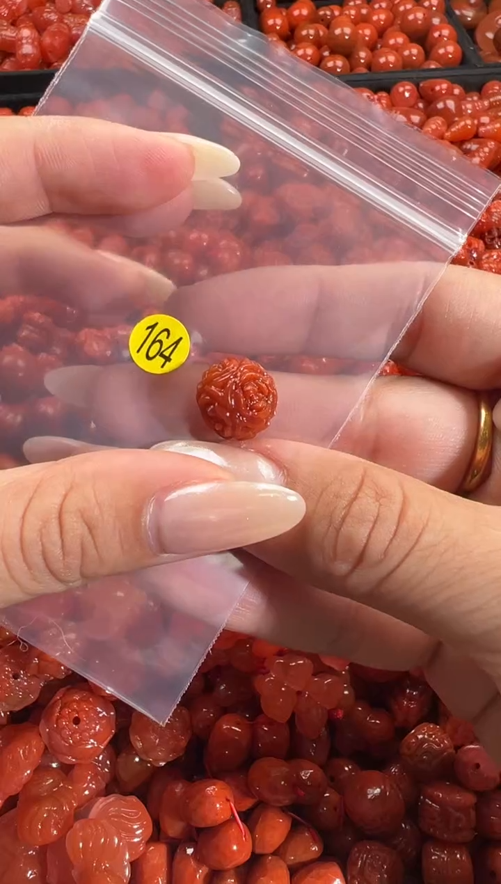 颈饰未镶嵌南红玛瑙1