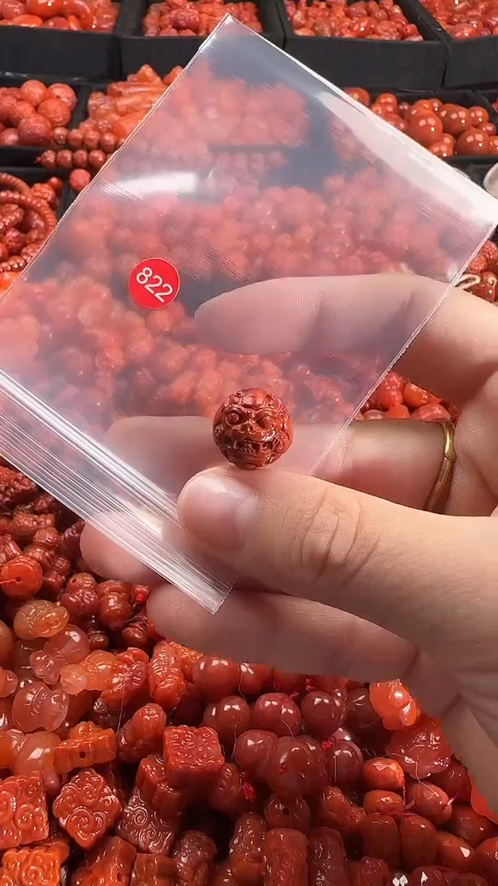 颈饰未镶嵌南红玛瑙1