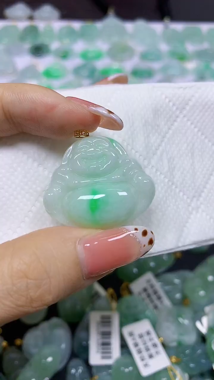 颈饰18K金镶嵌翡翠天然翡翠A货