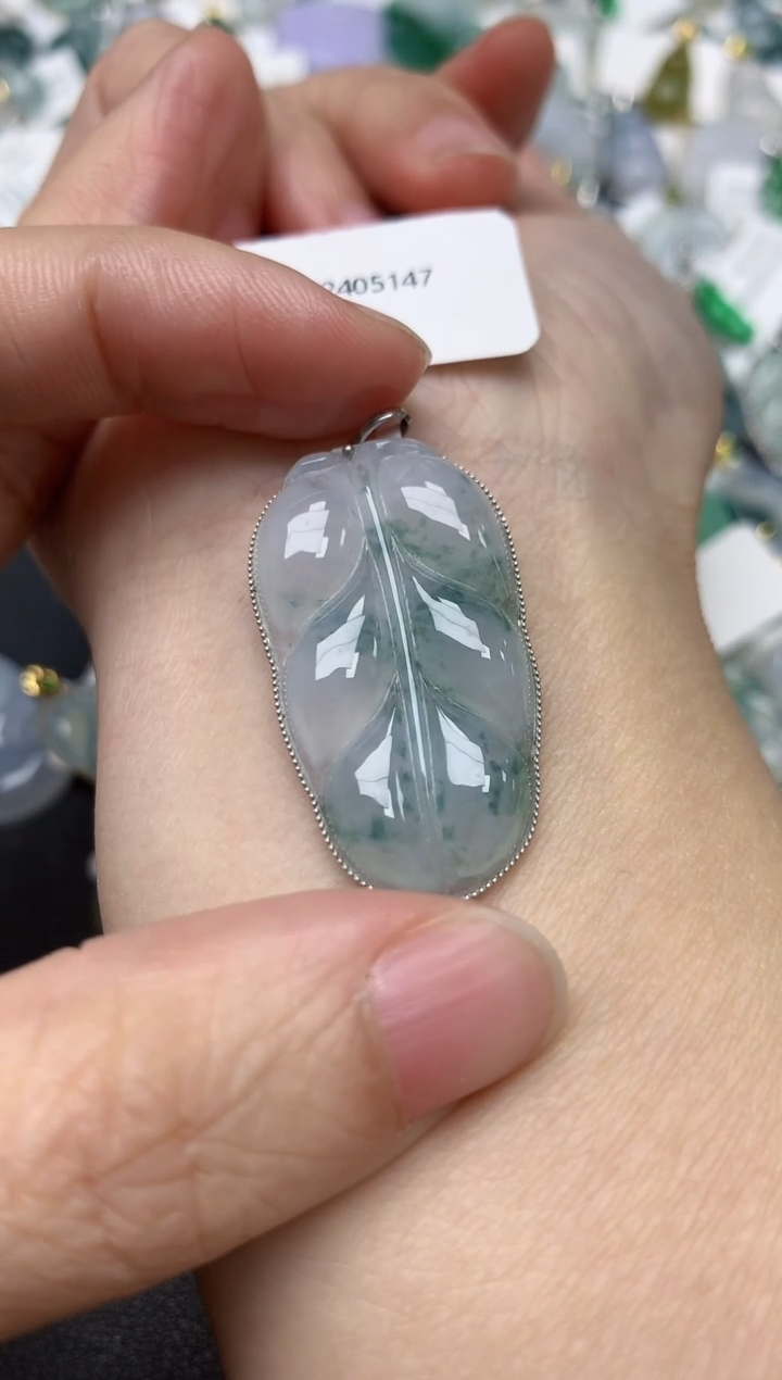 颈饰18K金镶嵌翡翠天然缅甸A货翡翠