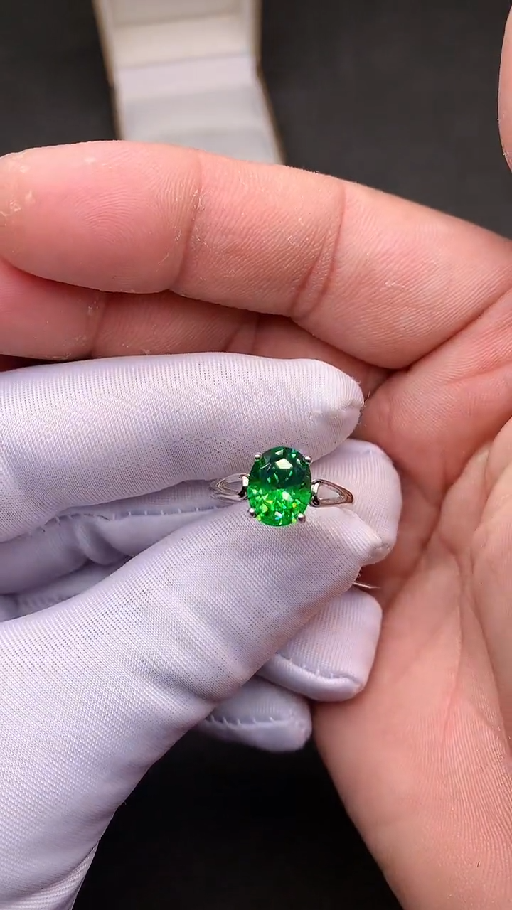 【闪购商品】石榴石（沙弗莱）戒指银S925镶嵌..