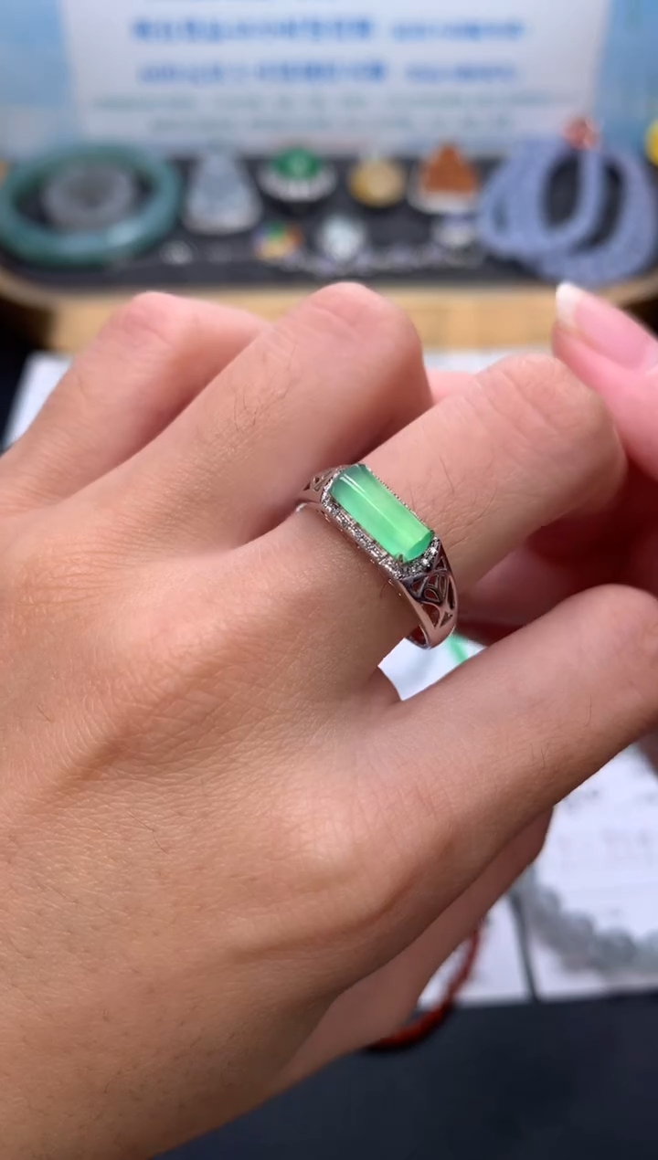 18K金镶嵌定制翡翠模式推广期48小时鉴赏期