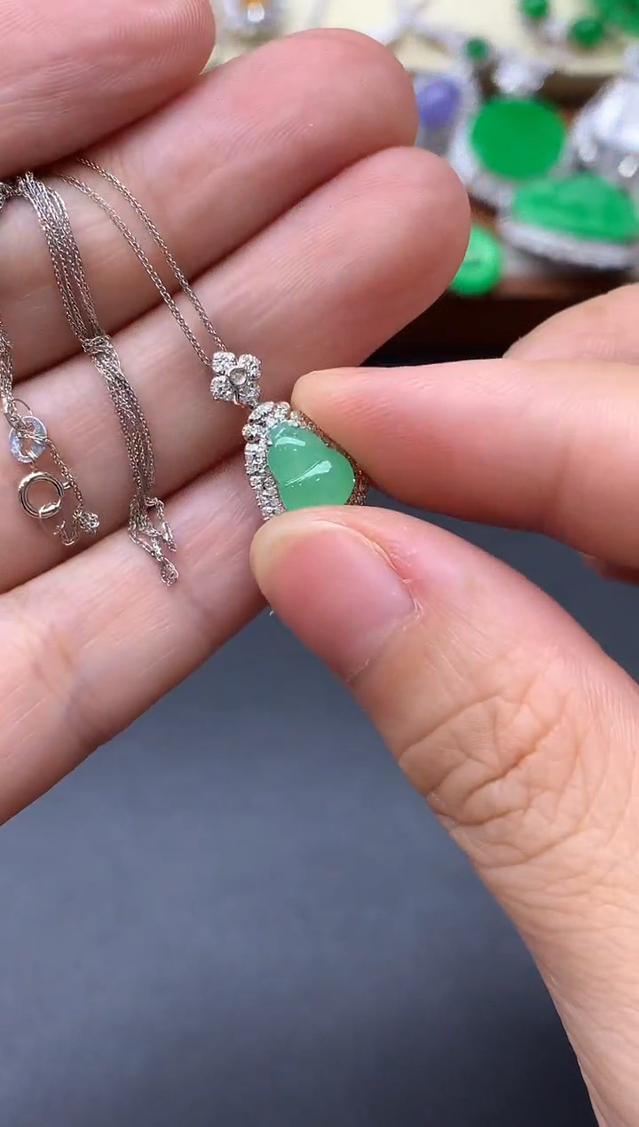 颈饰18K金镶嵌翡翠268-中国好珍宝