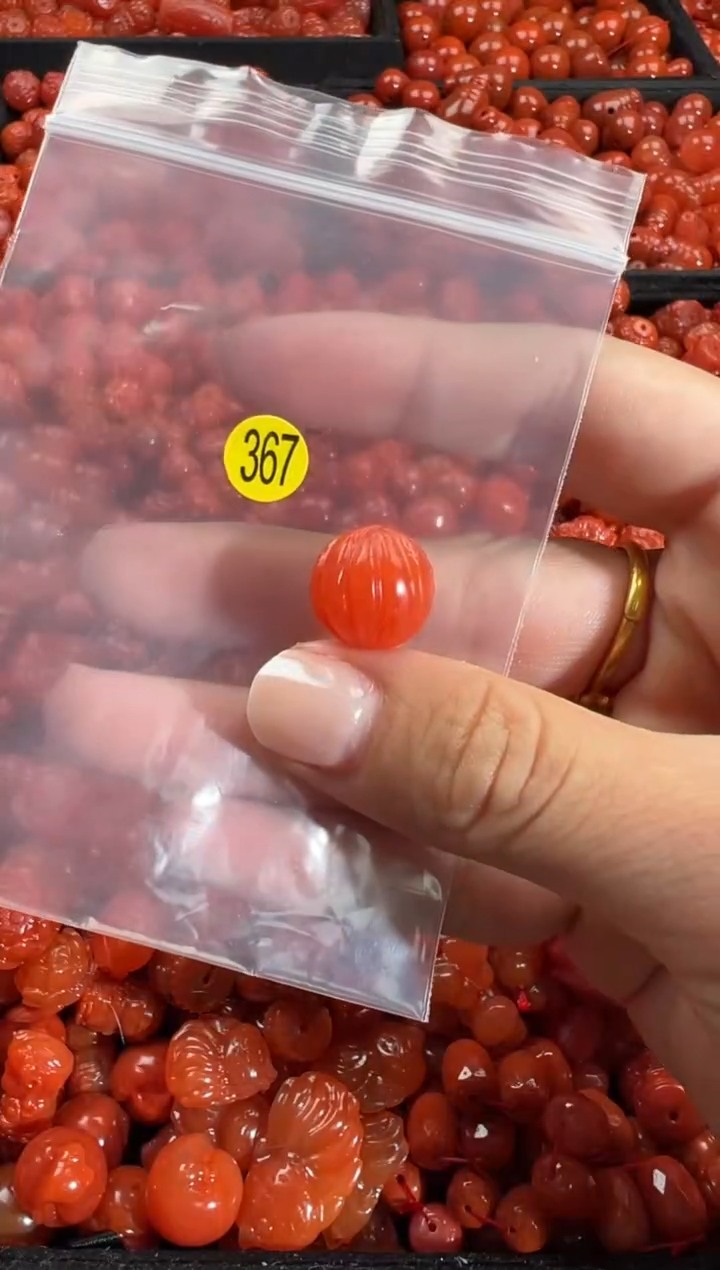 颈饰未镶嵌南红玛瑙1