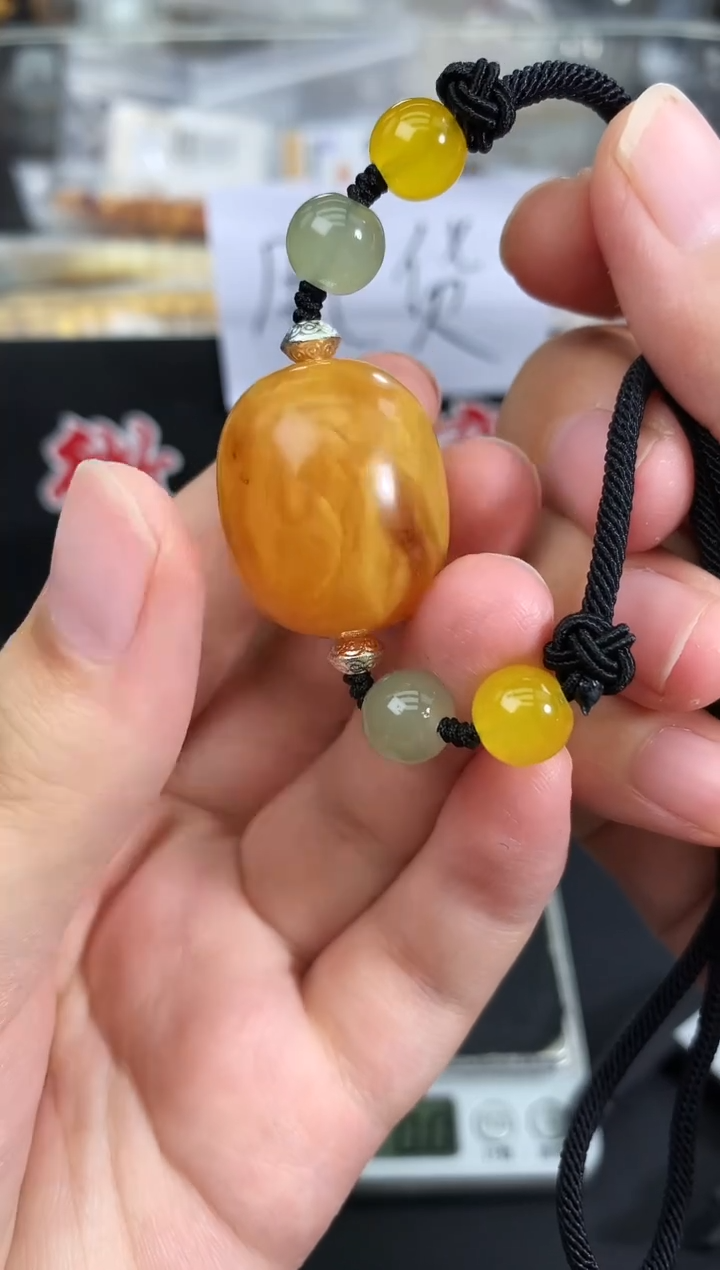 蜜蜡未镶嵌珠宝奇石62