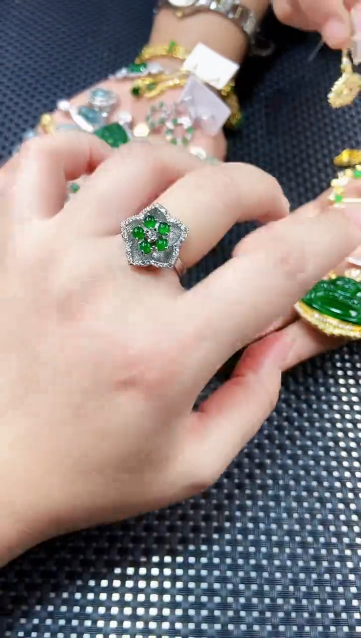【闪购商品】翡翠戒指未镶嵌111111111