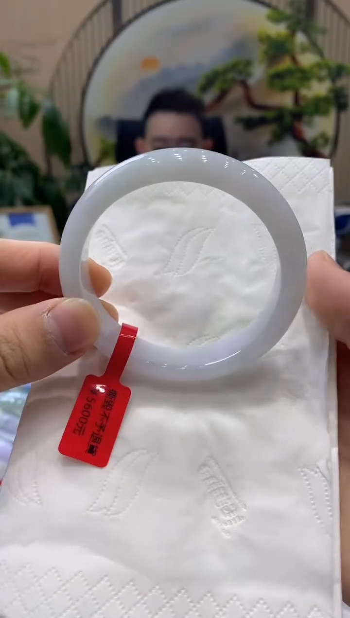 【闪购商品】翡翠手镯未镶嵌000013418