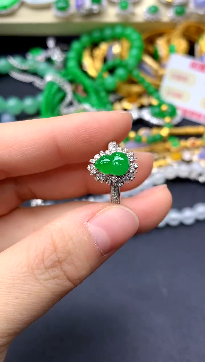 18K金镶嵌戒指翡翠401-中国好珍宝