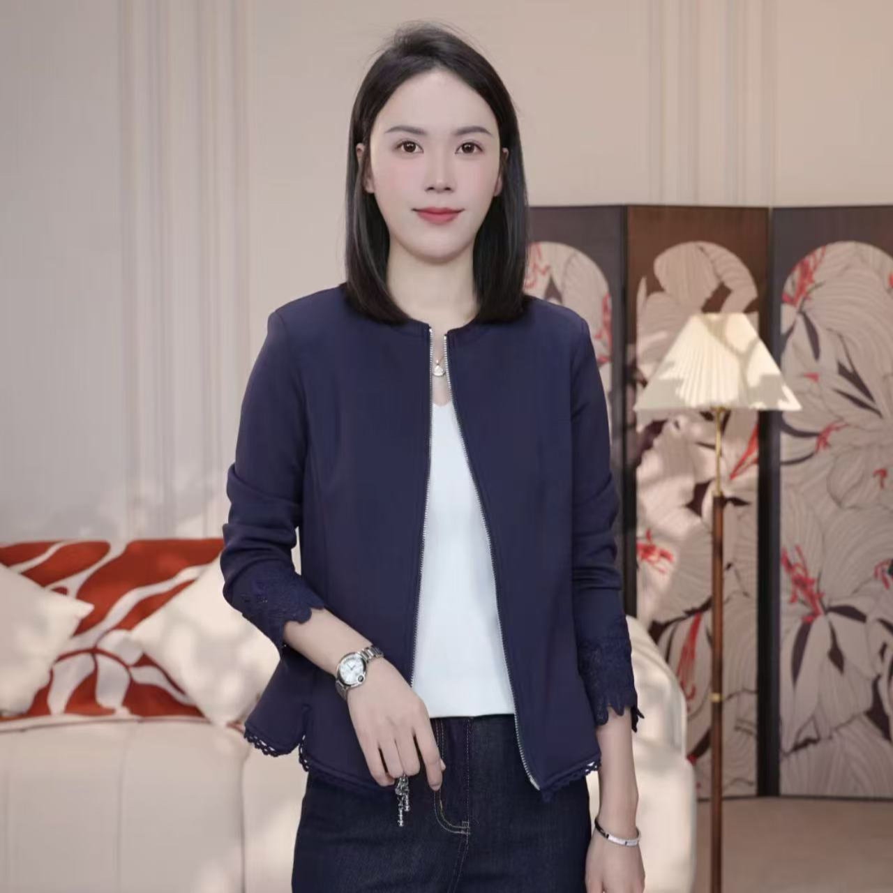 【希希推荐】FX-5029新款女装水溶花边收腰开叉圆领拉链外套2025