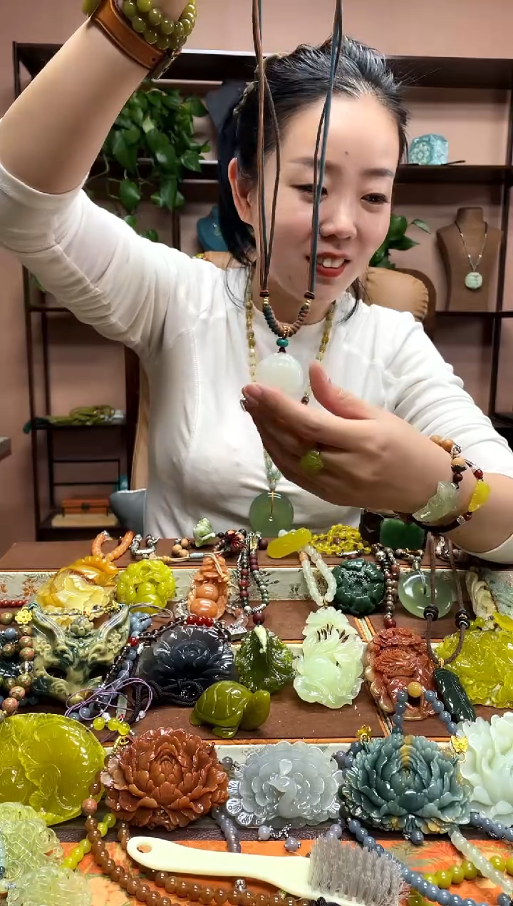 未镶嵌岫玉吊坠·