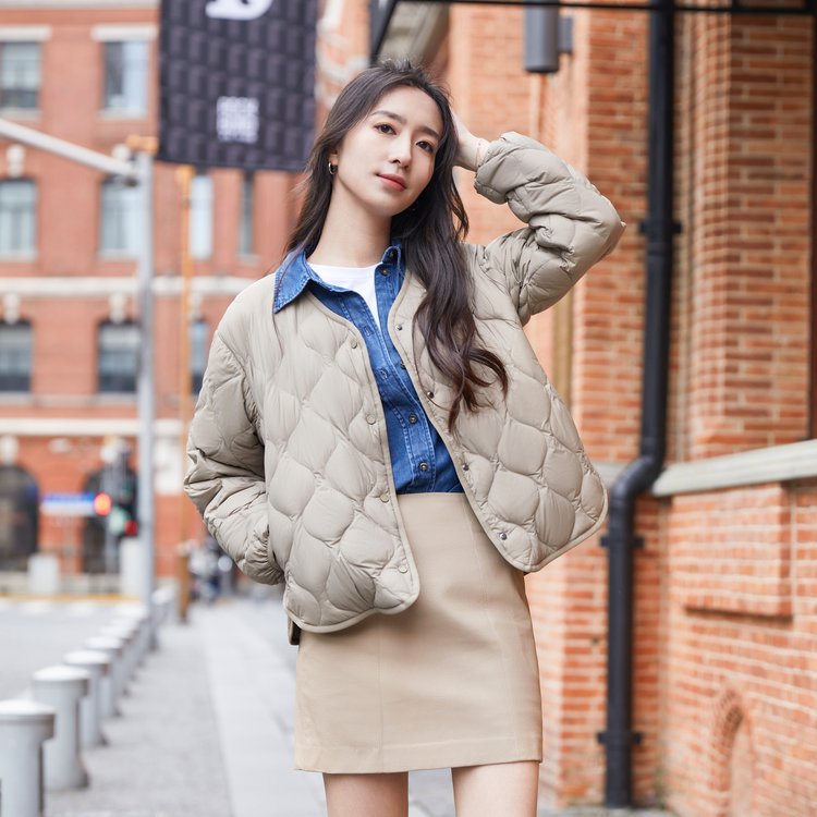 波司登春秋新款雅丹风葫芦纹轻暖休闲百搭轻薄款羽绒服女