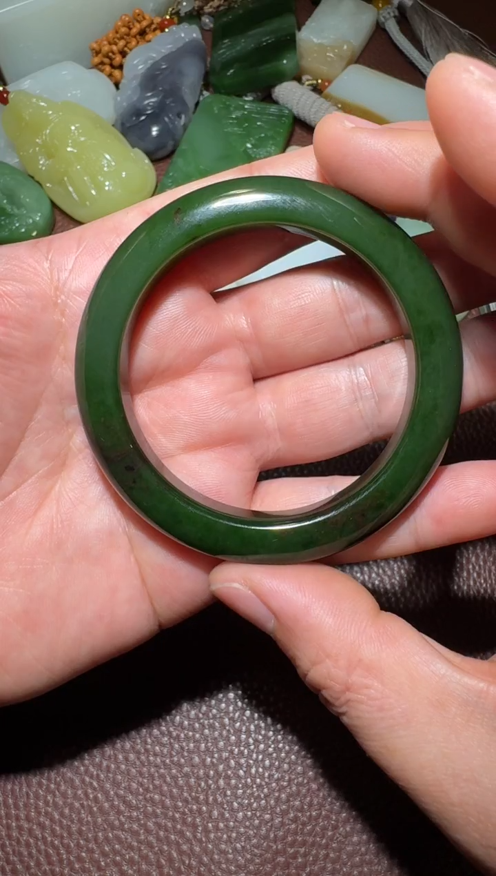 【闪购商品】和田玉手镯未镶嵌和田玉