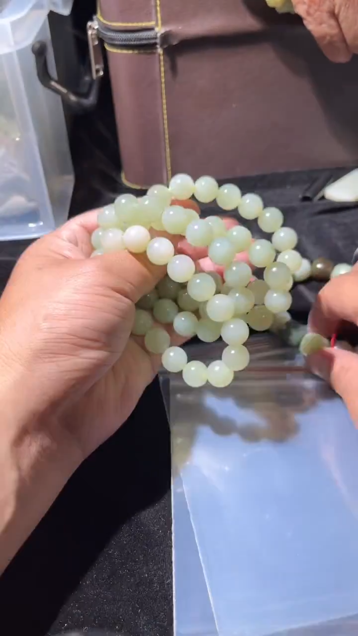 颈饰未镶嵌和田玉手串