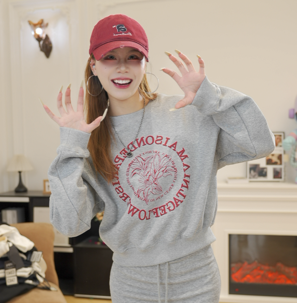 【现货】韩版秋冬加绒加厚圆领修身卫衣女印花套头设计复古百搭