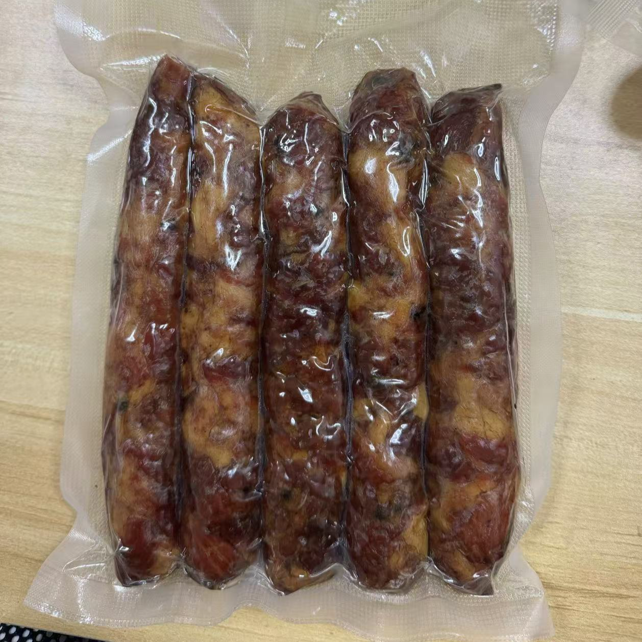 四川苗家高山土猪腊肠 青岗柴 柏香树枝熏制