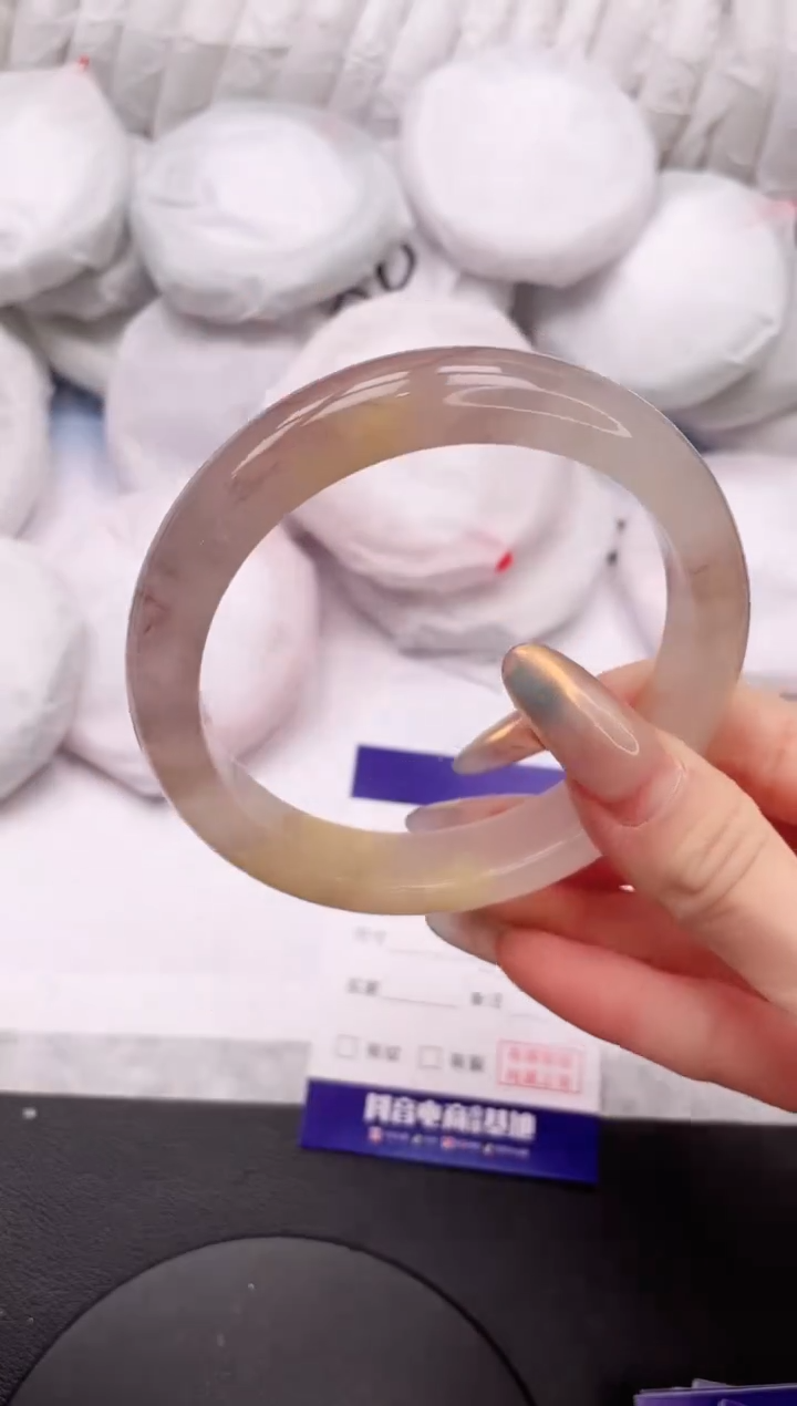 【闪购商品】石英质玉手镯未镶嵌15K466-66