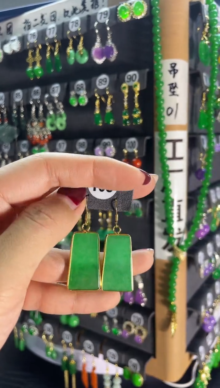 【闪购商品】翡翠耳饰银S925镶嵌105...