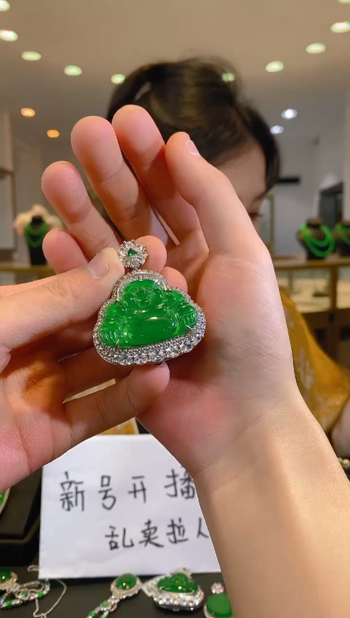 吊坠(赠链)银S925镶嵌翡翠天然A货翡翠佛公多样性发货