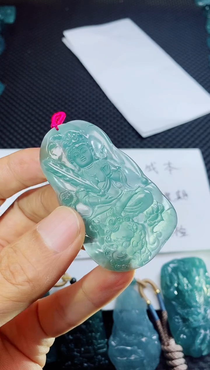 翡翠未镶嵌颈饰浙*沈          