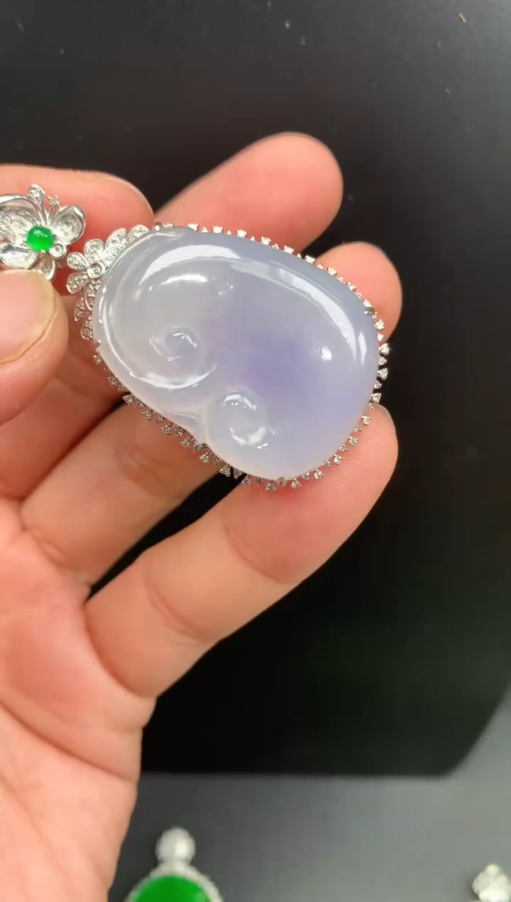 【闪购商品】翡翠颈饰18K金镶嵌如意