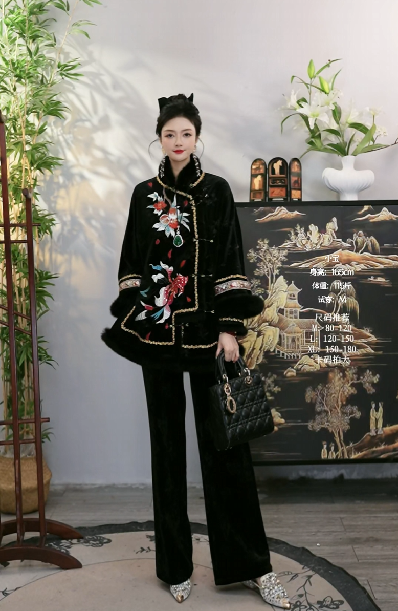 夏维莲2025冬款国风刺绣盘扣加绒黑色新中式女套装（5632+5905）