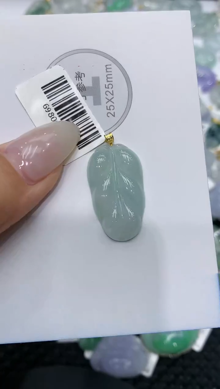 颈饰18K金镶嵌翡翠111111111111