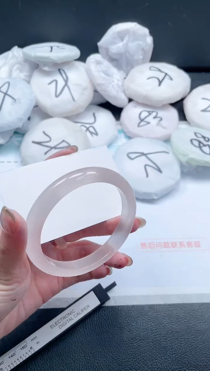 【闪购商品】石英质玉手镯未镶嵌12J315-62