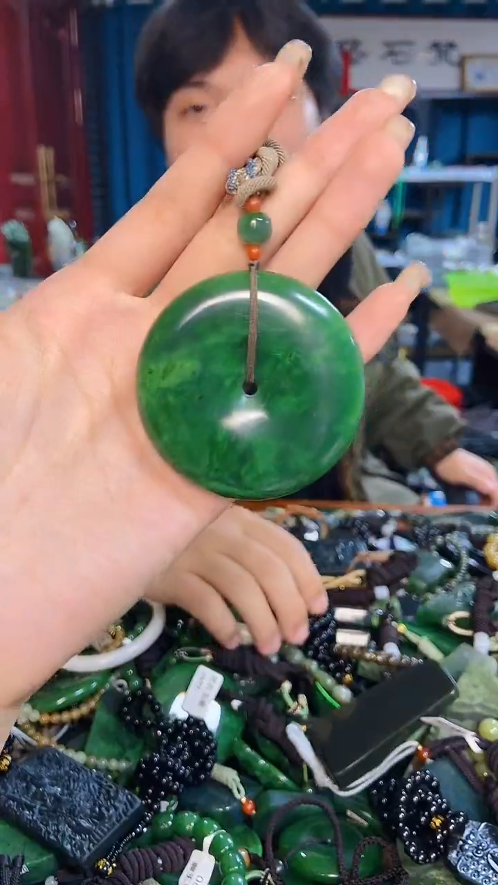 未镶嵌和田玉挂件1