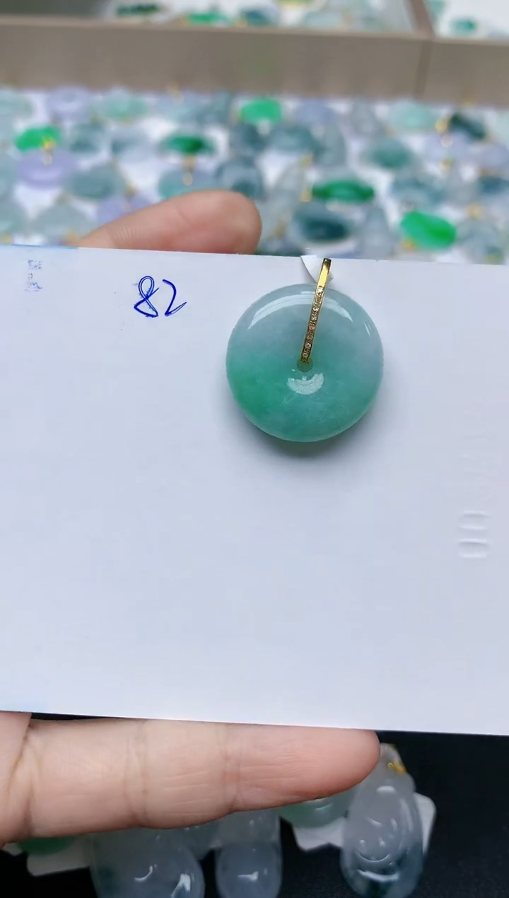 【闪购商品】翡翠颈饰18K金镶嵌天然翡翠A货    82