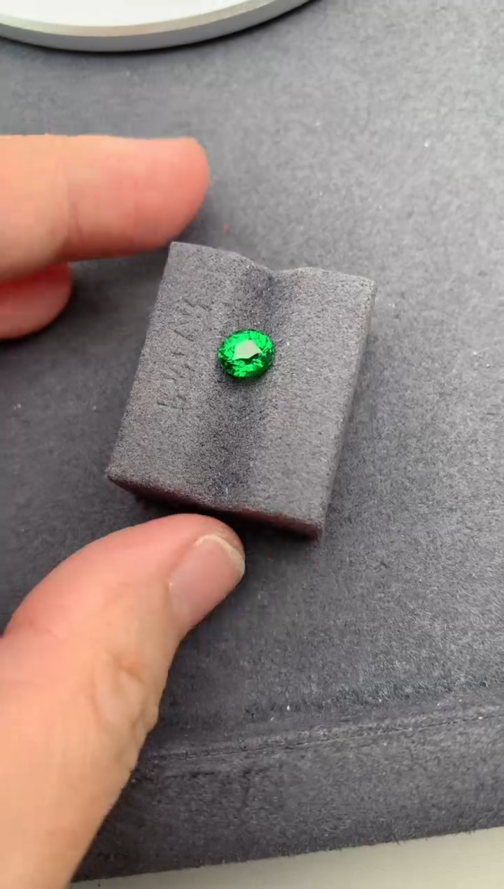 未镶嵌珠宝半成品石榴石（沙弗莱）1.08ct沙弗莱   定制   BG