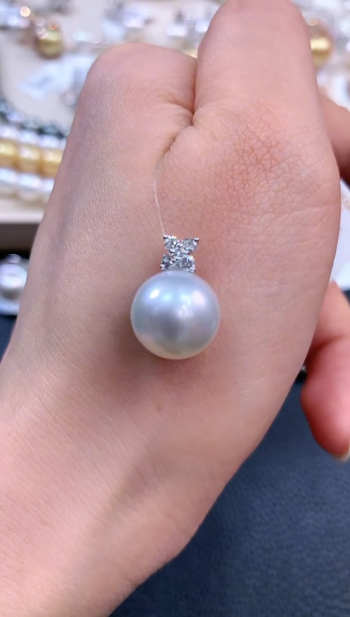 【闪购商品】海水珍珠吊坠18K金镶嵌m41