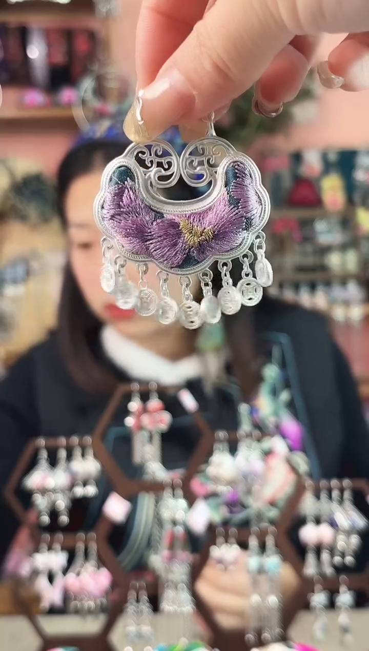 艺枝独绣手工饰品220